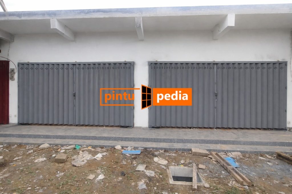 pintu harmonika untuk usaha